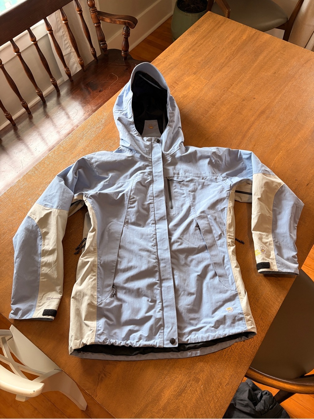 Mountain Hardwear Light Blue and Cream Hooded Ski Jacket